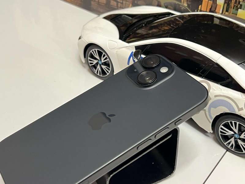 iPhone 15 128GB open to all networks