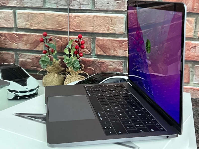 MacBook Pro 13 inch 2017
