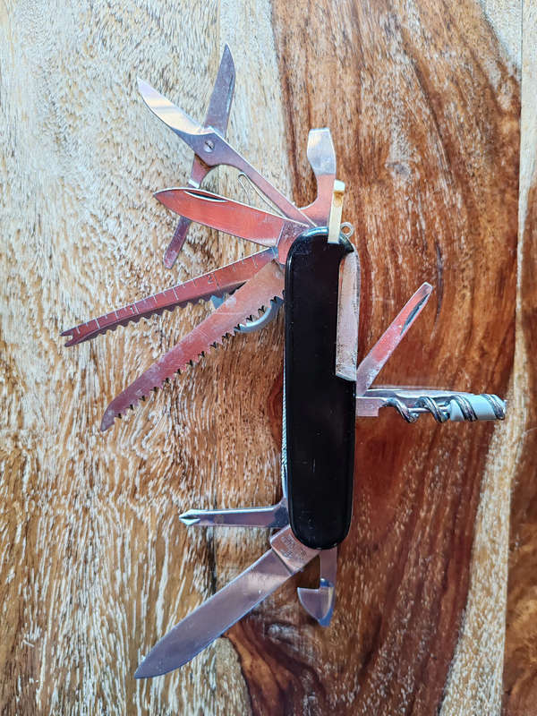 Vintage Victorinox Champion C (Pre-1985) + Handmade Leather Pouch