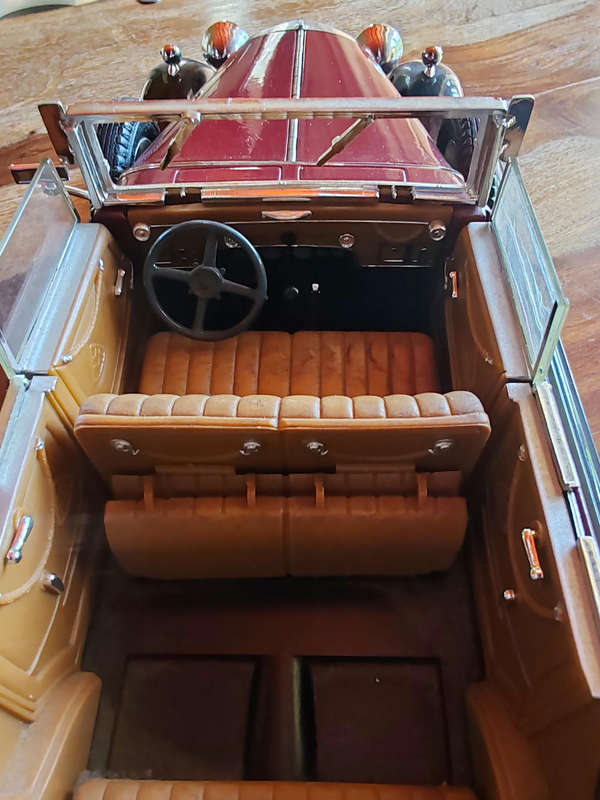 Anson Prestige  1932 Maybach DS8 Zeppelin Convertible 1:18