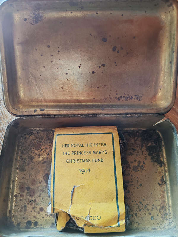 Original 1914 Princess Mary Christmas Tin  With Tobacco (Damaged Packet)