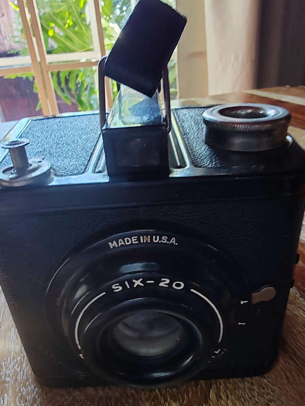 Kodak Six-20 Brownie Special Box Camera  Untested