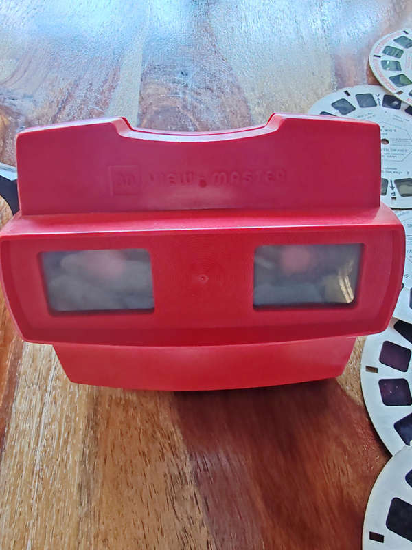 Vintage 1980s Red View-Master Viewer + 9 Reels