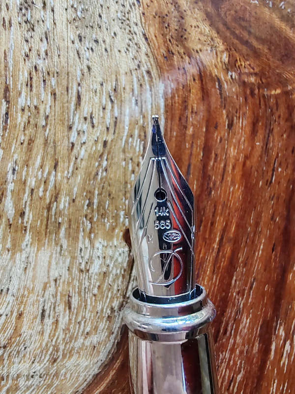 St Dupont Line D fountain pen - Black lacquer with 14K gold medium Nib