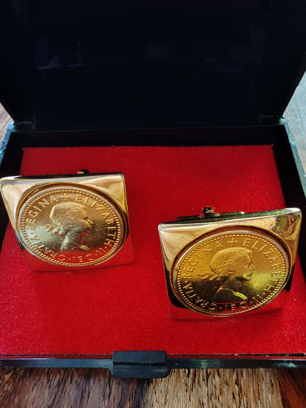 Cufflinks Queen Elizabeth