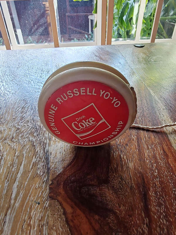 Genuine Russell Professional Championship Yo-Yo  Coca-Cola Edition