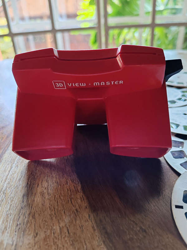 Vintage 1980s Red View-Master Viewer + 9 Reels