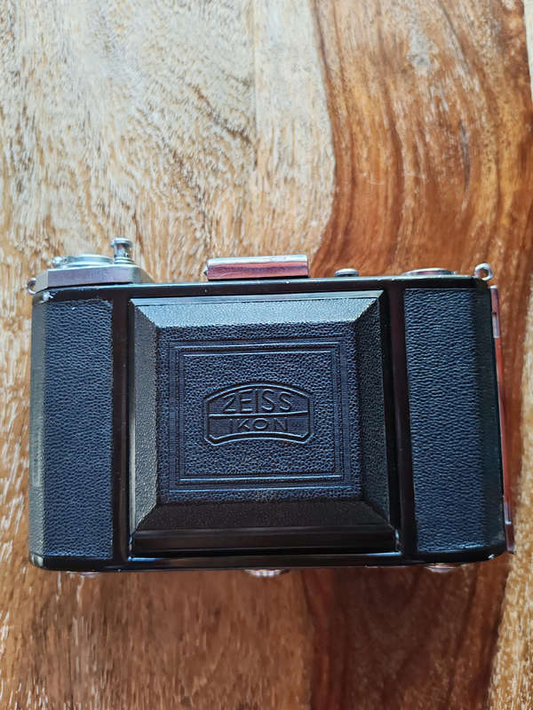 Zeiss Ikon Ikonta 521/16 Folding Camera  Beautiful Cosmetic Condition  Untested