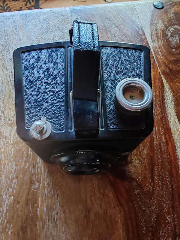 Kodak Six-20 Brownie Special Box Camera  Untested