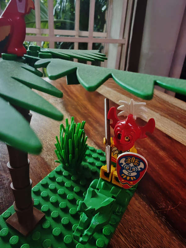 LEGO Islanders Lot  1990s  Includes Rare King Kahuka on Crocodile