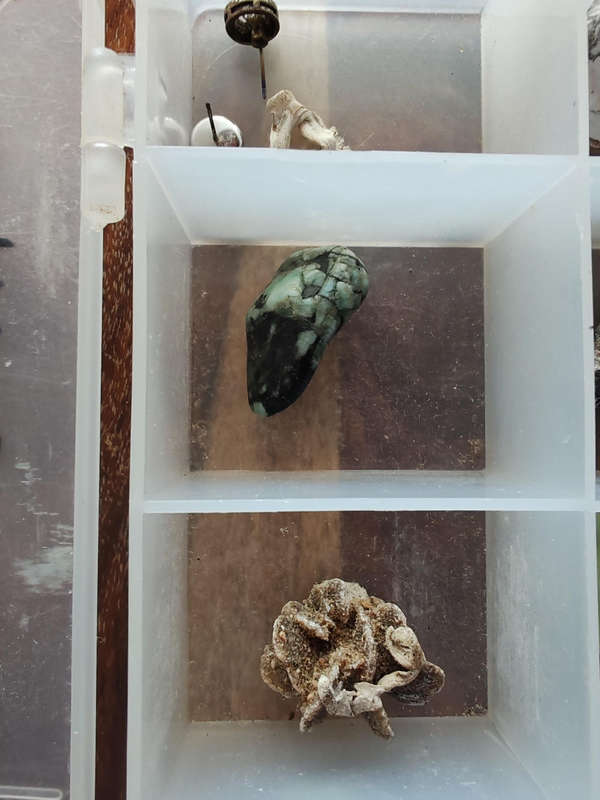 18-Piece Mineral and Crystal Collection  Dioptase, Goethite, Calcite, Jasper & More