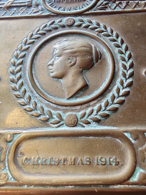 Original 1914 Princess Mary Christmas Tin  With Tobacco (Damaged Packet)