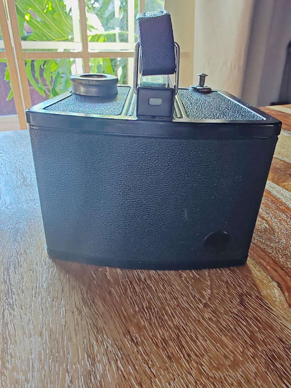 Kodak Six-20 Brownie Special Box Camera  Untested