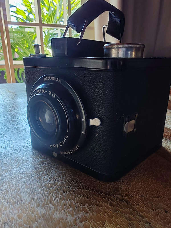 Kodak Six-20 Brownie Special Box Camera  Untested