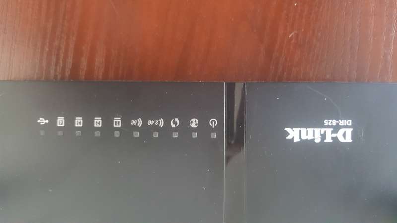 Dlink DIR-825 Wireless AC1200 Dual Band Gigabit Router