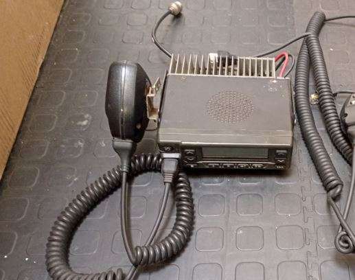 Kenwood VHF EM Transceiver plus 1 Microphone Speaker Tk-785