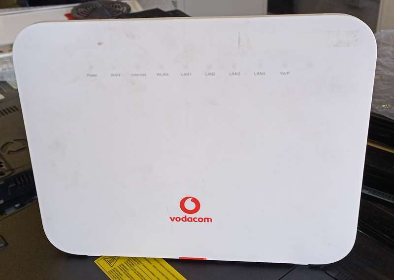 Huawei DN8245W2-7T 4G Home Gateway Router (Vodacom Network Locked)