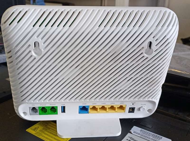 Huawei DN8245W2-7T 4G Home Gateway Router (Vodacom Network Locked)