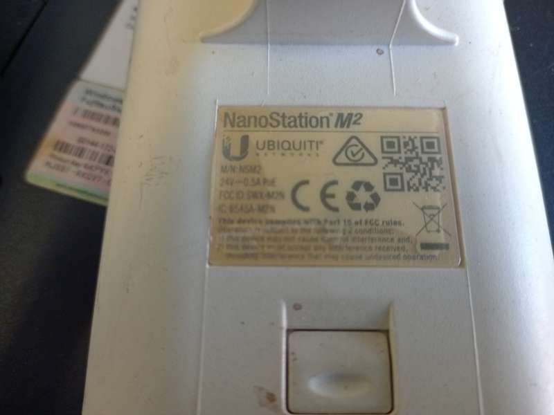 Ubiquiti 2.4GHz NanoStation M2 Indoor / Outdoor airMAX CPE