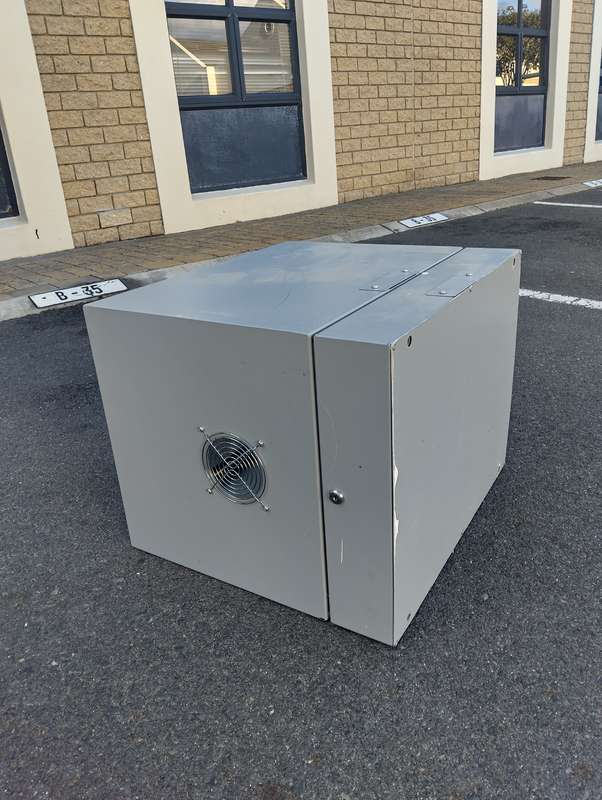 9U-Rack Server Cabinet - 510 x 580 x 440mm