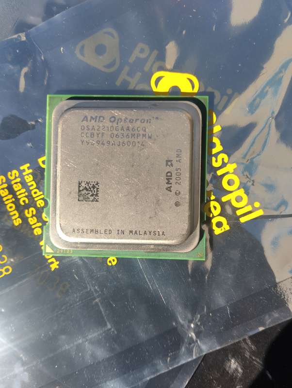 AMD Opteron 2210 2 CORE 1.8GHZ 2MB L2 Cache (OSA2210GAA6CQ)