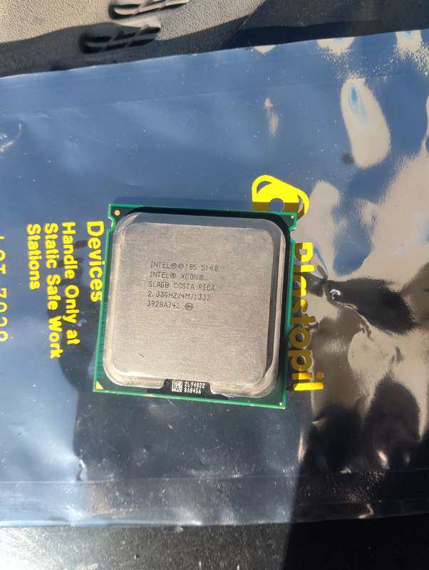 Intel Xeon Processor 5140 4M Cache 2.33 GHz 1333 MHz
