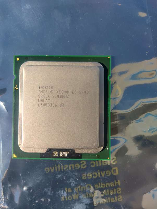 Intel® Xeon® Processor E5-2440 (15M Cache, 2.40 GHz, 7.20 GT/s Intel® QPI)