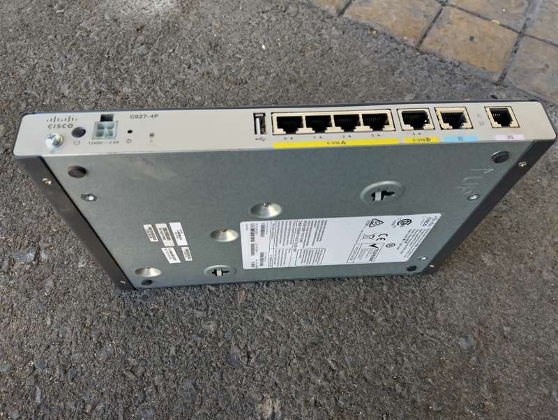 Cisco 900 Series Integrated Services Routers (C927-4P)