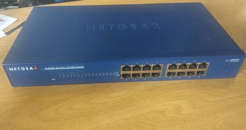Netgear JFS516 ProSafe 16 Port Ethernet Fast Switch