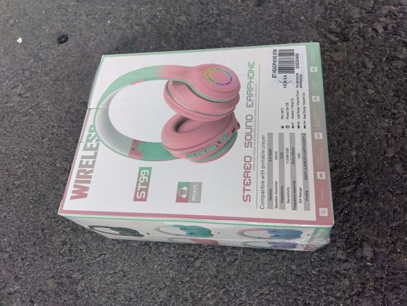 Wireless BT Headphones  Stereo Sound Earphone