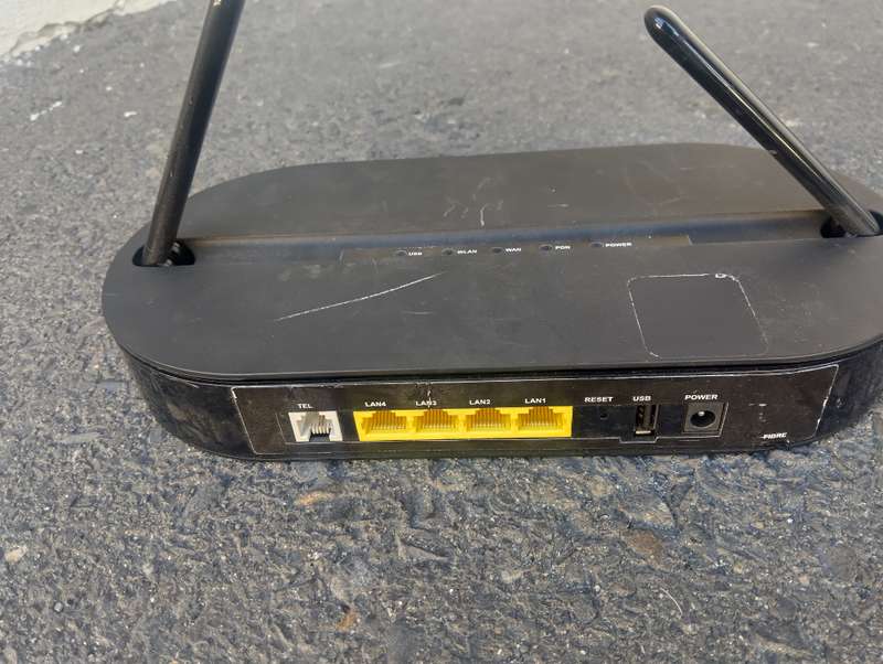 Hauwei Echolife HS8145V AC1200, Dual Band, 1x GPON, 4x RJ45 1000Mb/s, 1x RJ11, 1x USB