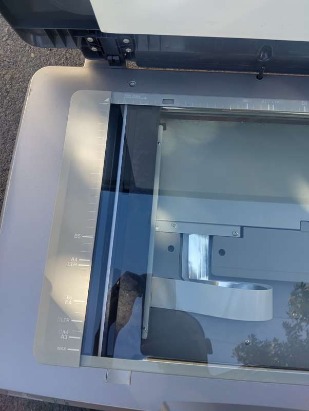 Epson Expression 10000XL Wide-Format Graphic Arts Flatbed Scanner