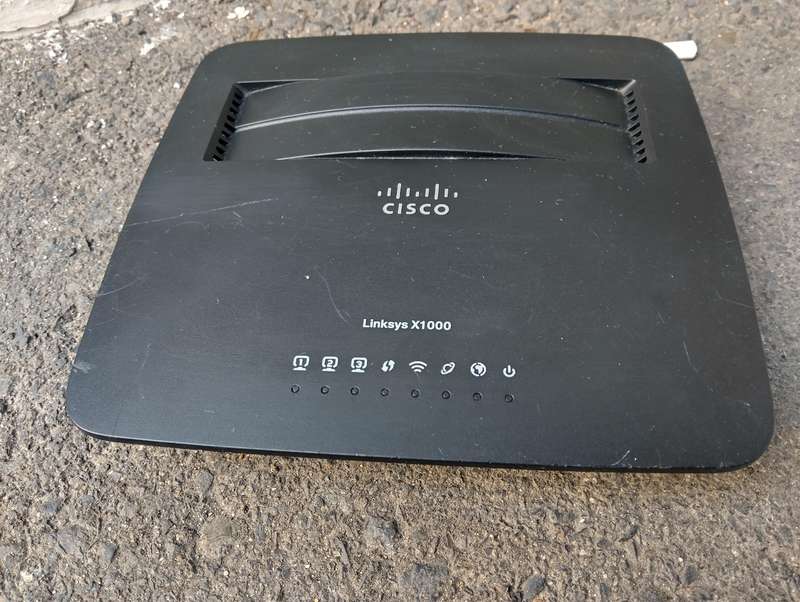 Cisco Linksys X1000 I N300 Wireless Router with ADSL2+ Modem
