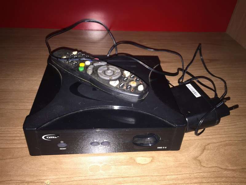 DSTV Decoder DSD 3U with Remote  DSD1132