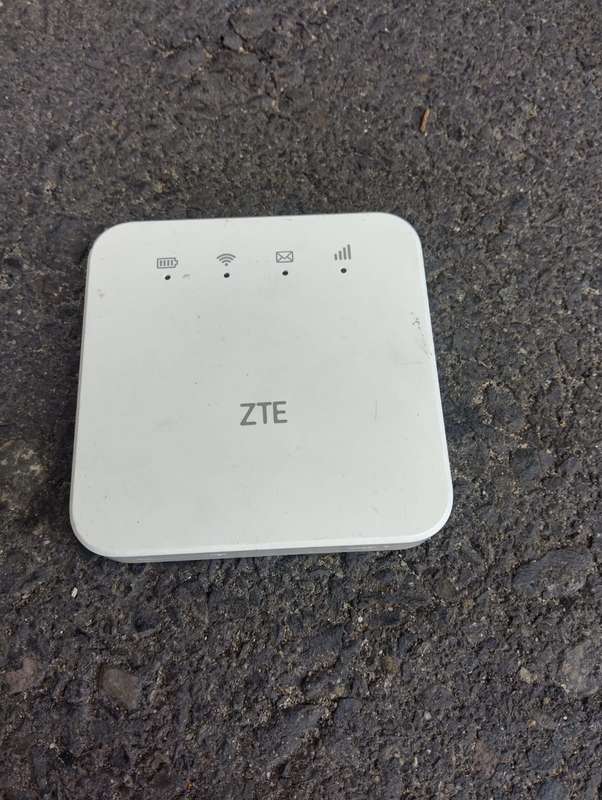 ZTE MF927U 3G/4G/LTE Mobile Wi-Fi Modem Router