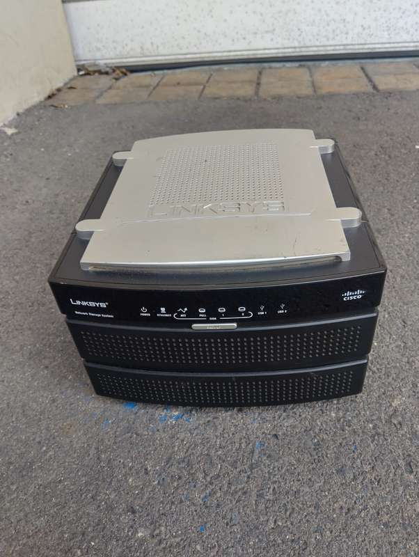 Linksys NAS200 Network Storage System with 2 Bays