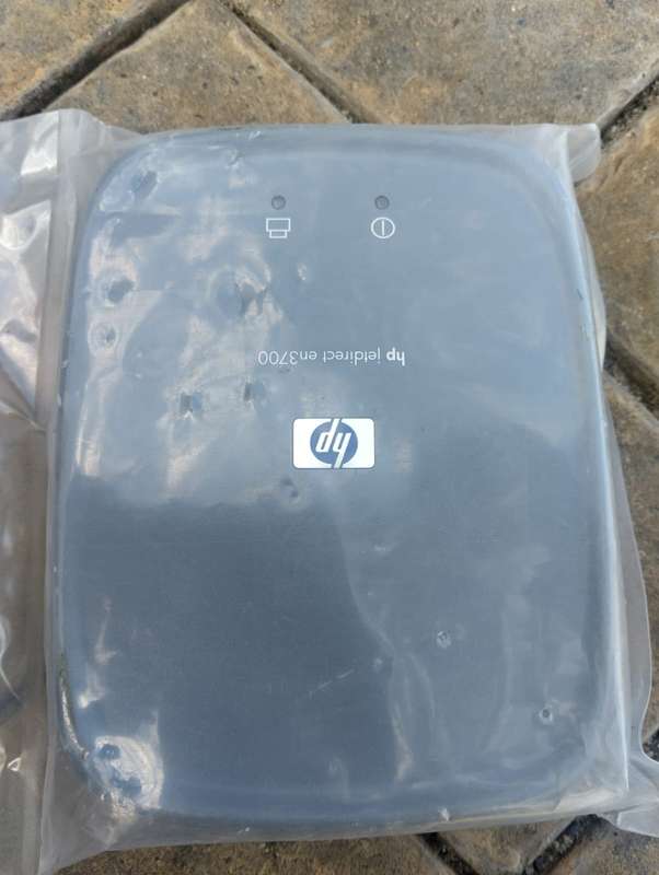 HP Jetdirect en3700 External Print Server (J7942A)
