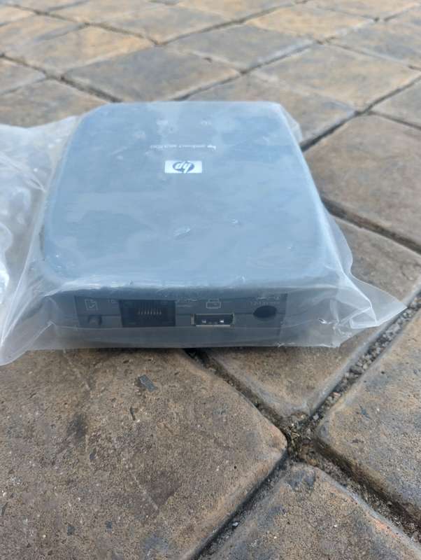 HP Jetdirect en3700 External Print Server (J7942A)