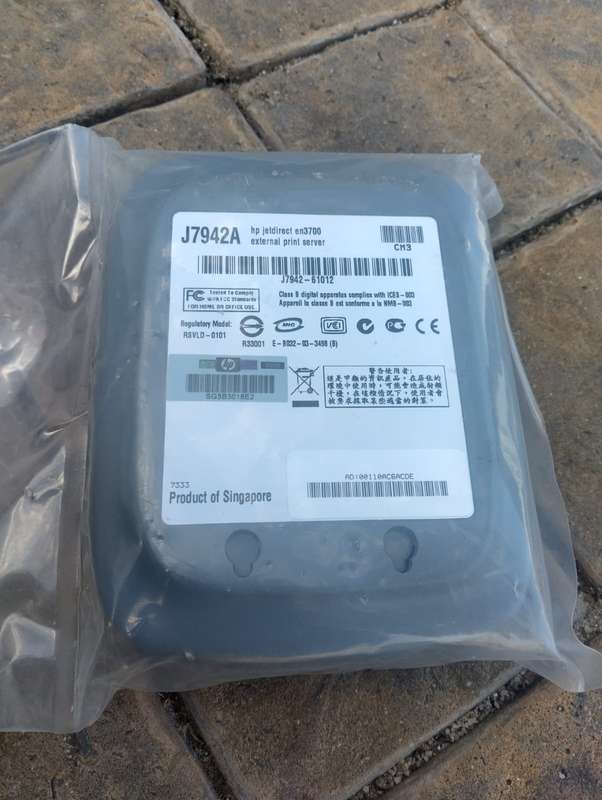 HP Jetdirect en3700 External Print Server (J7942A)