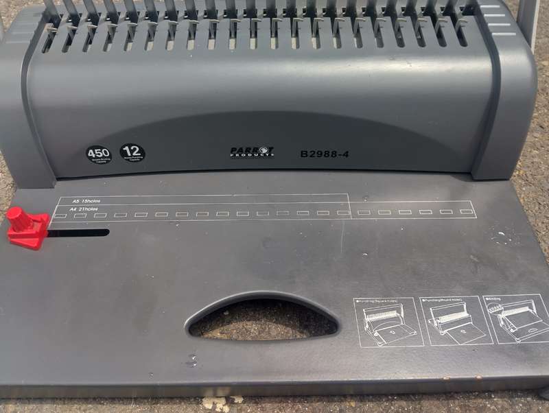 Parrot B2988-4 Spiral Binding Machine (450sheet binding capacity)