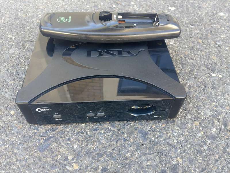 DSTV Decoder DSD 3U with Remote  DSD1132