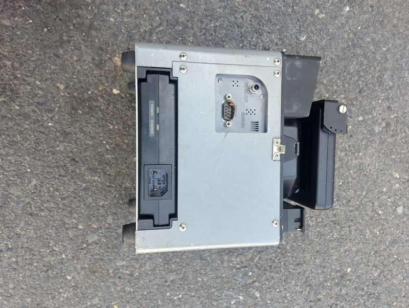 Fujikura FSM-40S Arc Fusion Splicer (Works on charger-Battery cant hold power)