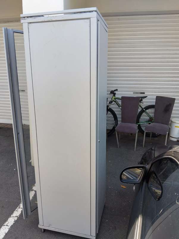 42U Server Cabinet 2metre high (206cm x 60cm x 60cm)