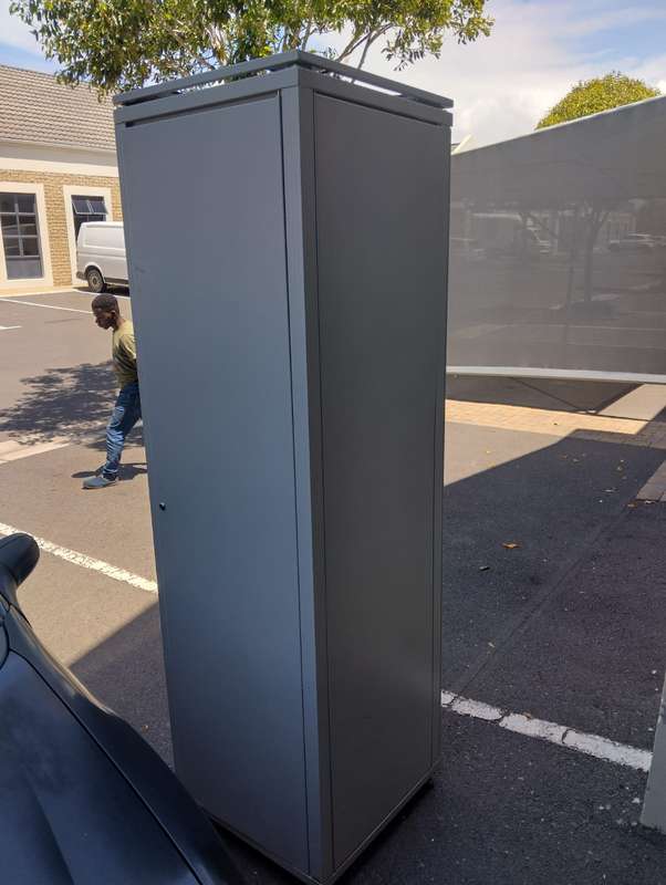 42U Server Cabinet 2metre high (206cm x 60cm x 60cm)