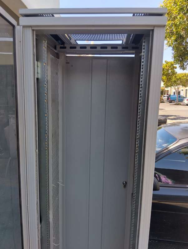 42U Server Cabinet 2metre high (206cm x 60cm x 60cm)