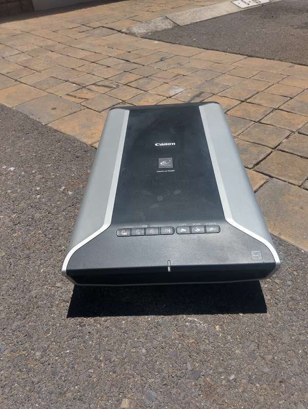 Canon CanoScan 5600F Color Image Scanner