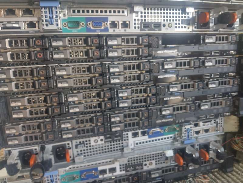 Dell PowerEdge R320 2.5" E18S Server Intel Xeon E5-2403 V2