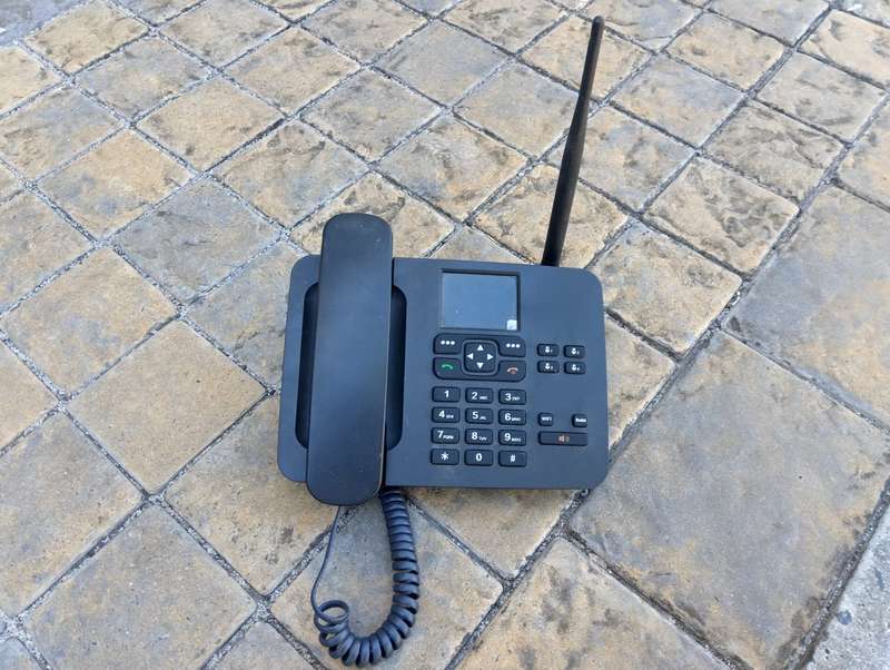 Dlink 3G FLLA WIFI Phone (Model: DWR-720/PW)