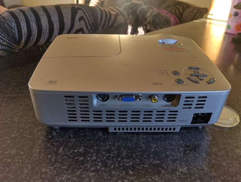 NEC DLP NP40 Projector (Model: 24L62123)  No Remote