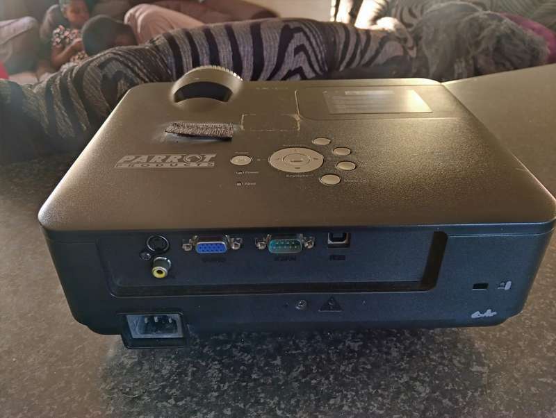 Parrot DLP 3D Ready Projector (Model: OP0413)  No Remote